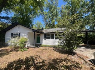 32 Pine Dr, Savannah, GA 31405