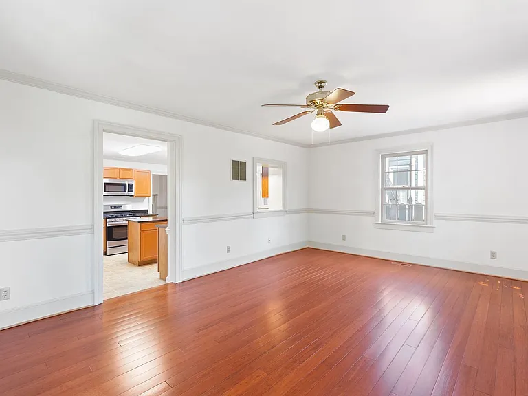 1307 Caroline St — Photo 17