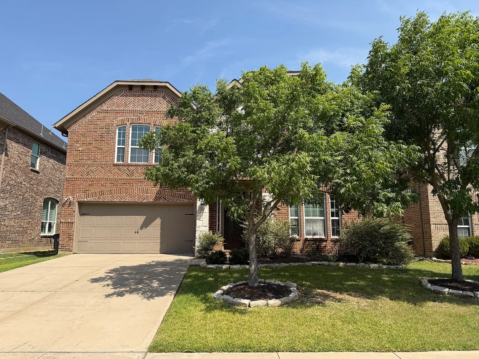 4 bed, 2.5 bath, 2791 sqft, $2,795 — Photo 2