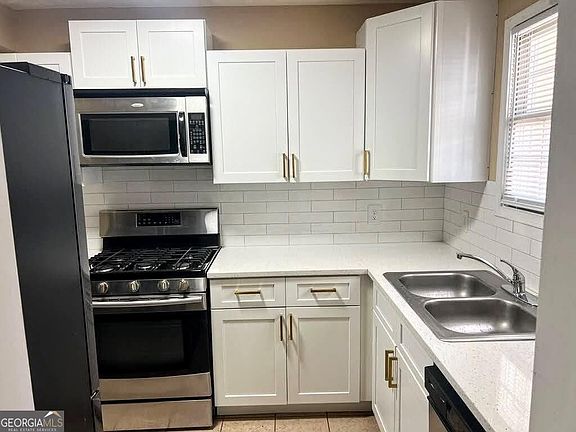 2nd image of 2378 Cove Rd