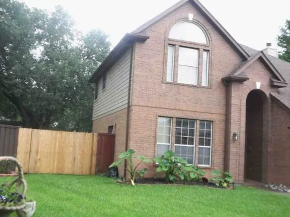 7935 Sundance Ct, Baytown, TX 77521
