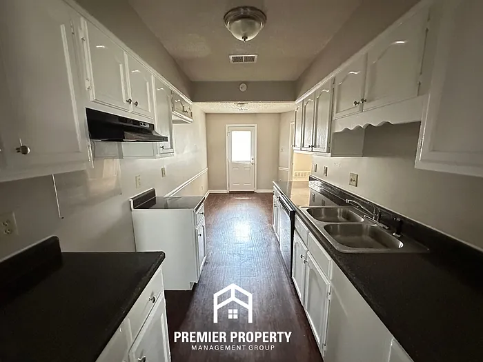 4396 Forest Valley Cv — Photo 4