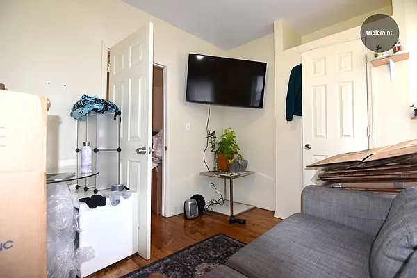 Rented by Triplemint | media 25