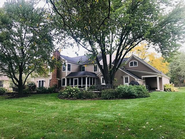 2nd image of 180 Surrey Ln