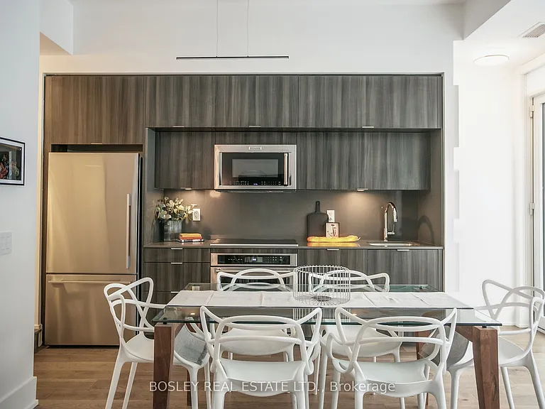 80 Vanauley St #Townhouse 112 — Photo 4