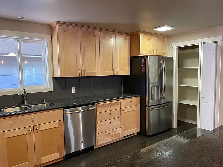 1622 N Willow Rd — Photo 8