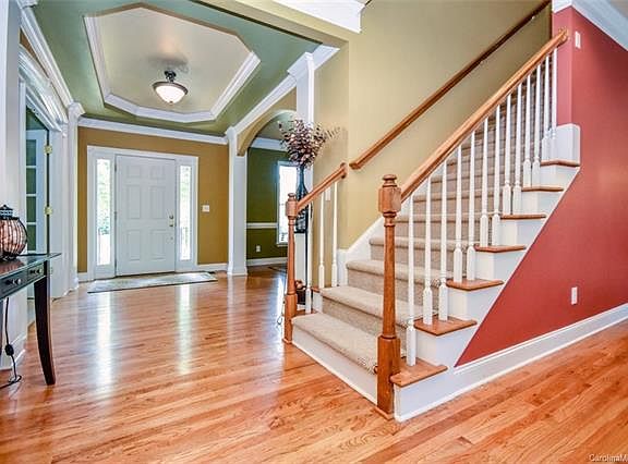 3rd image of 224 Montibello Dr