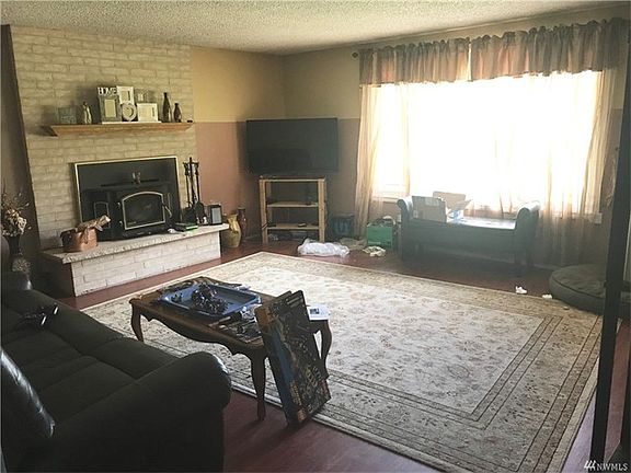 3rd image of 24415 41st Ave E