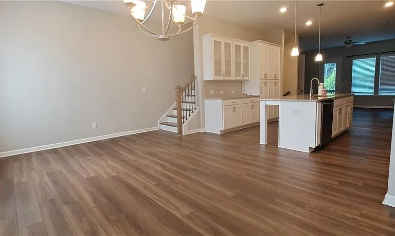 3249 Herald Dr — Photo 3