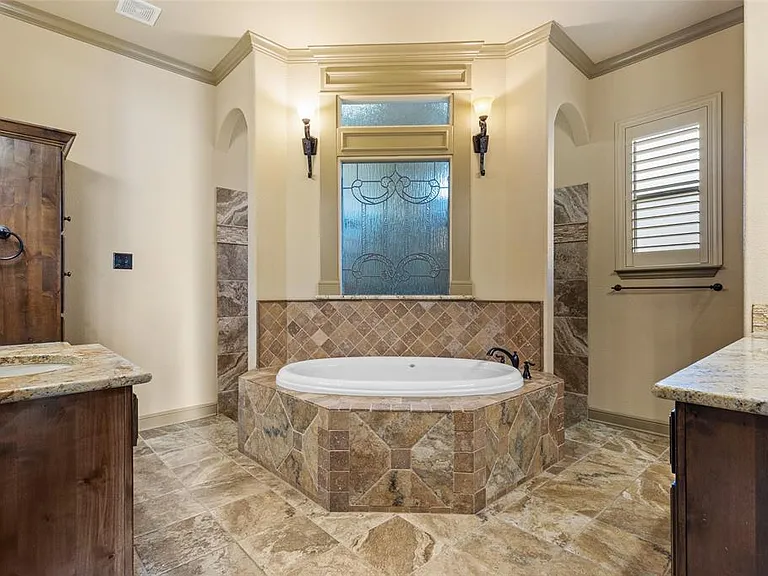 1317 Bluff Springs Dr — Photo 17