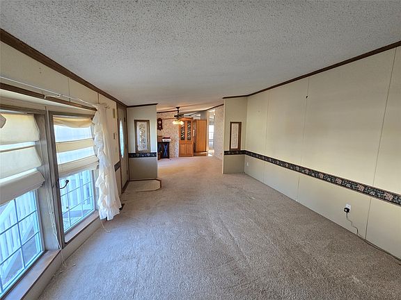 5th image of 561 Shadybrook Cir