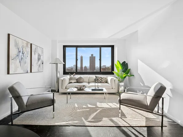 195 Willoughby Avenue image 1 of 8