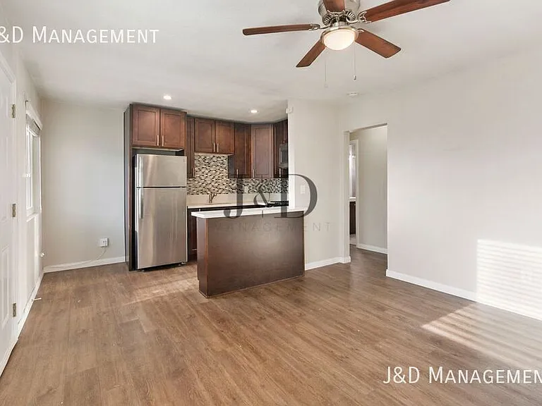 1430 Dubuque St — Photo 5