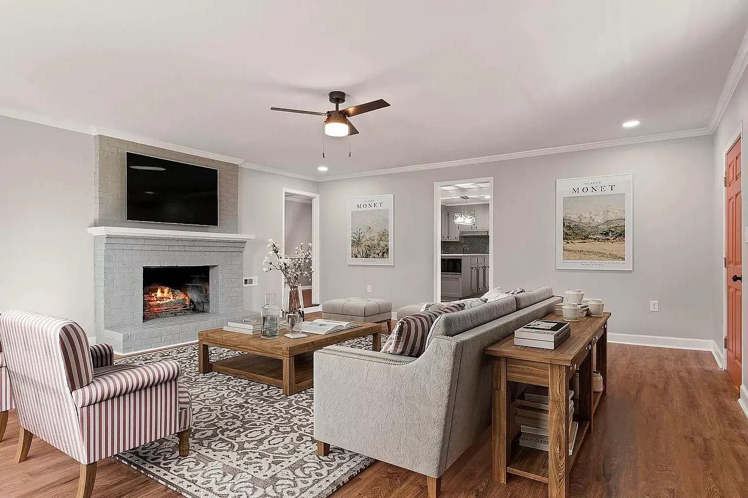 4 bed, 3000 sqft, $2,400 — Photo 2