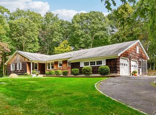 32 Farm Rd, Saint James, NY 11780