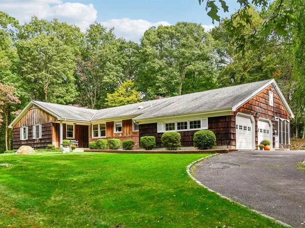32 Farm Road, Head Of The Harbor, NY 11780