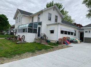 415 W Commerce St, Cambria, WI 53923