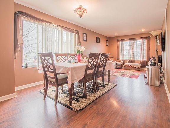 4th image of 20 Buel Ave #A