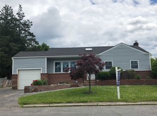 76 Morton St, Brentwood, NY 11717