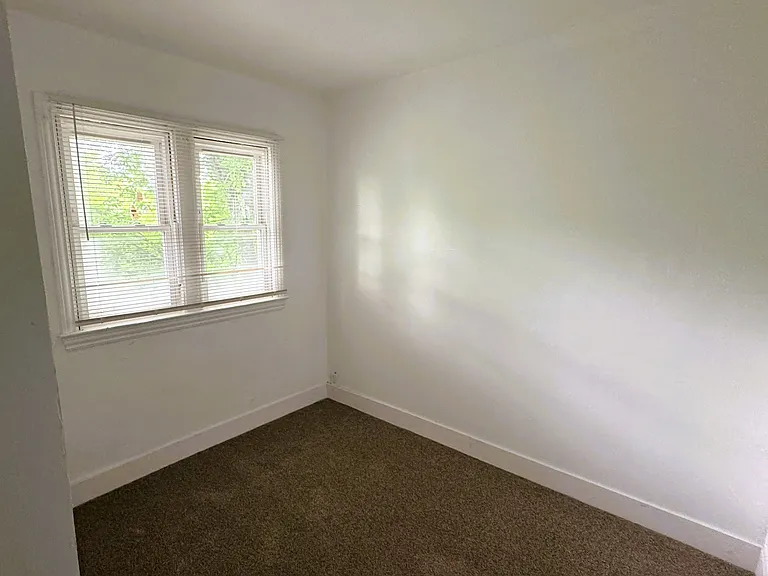 5292 Dickerson St — Photo 17