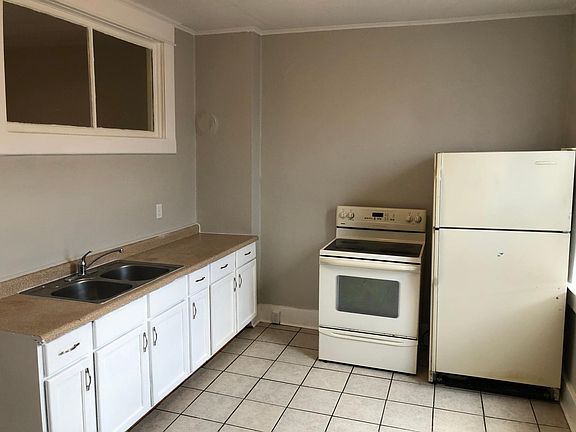 4th image of 111 E South St
