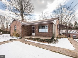 34 E Franklin St, Womelsdorf, PA