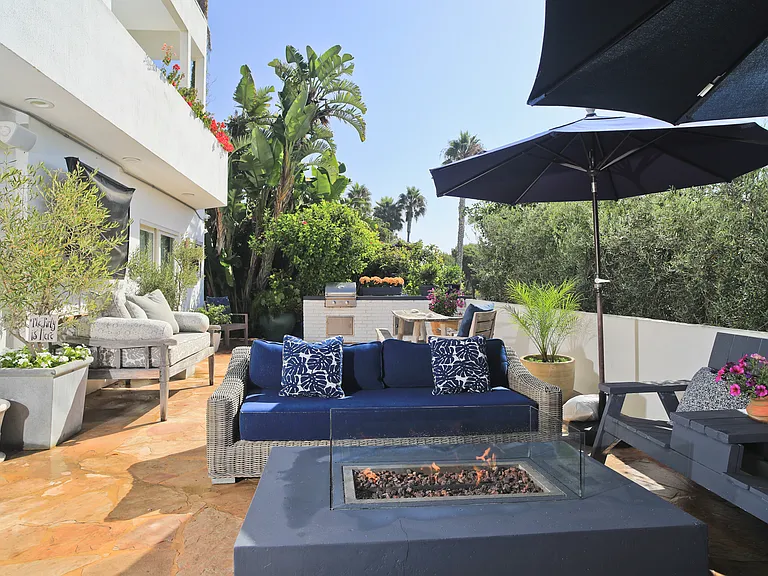 Outdoor living space