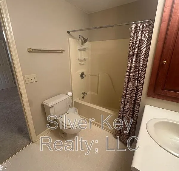 136 S Matlock Ave — Photo 17