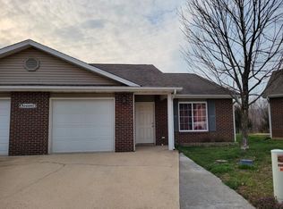 24500 Tupelo Ln #B, Saint Robert, MO 65584