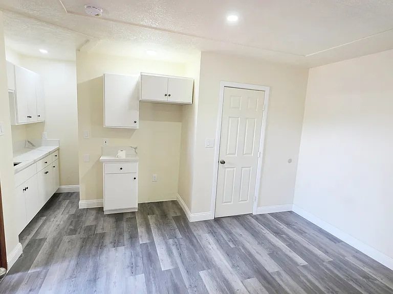 9607 Cypress Ave #4 — Photo 9