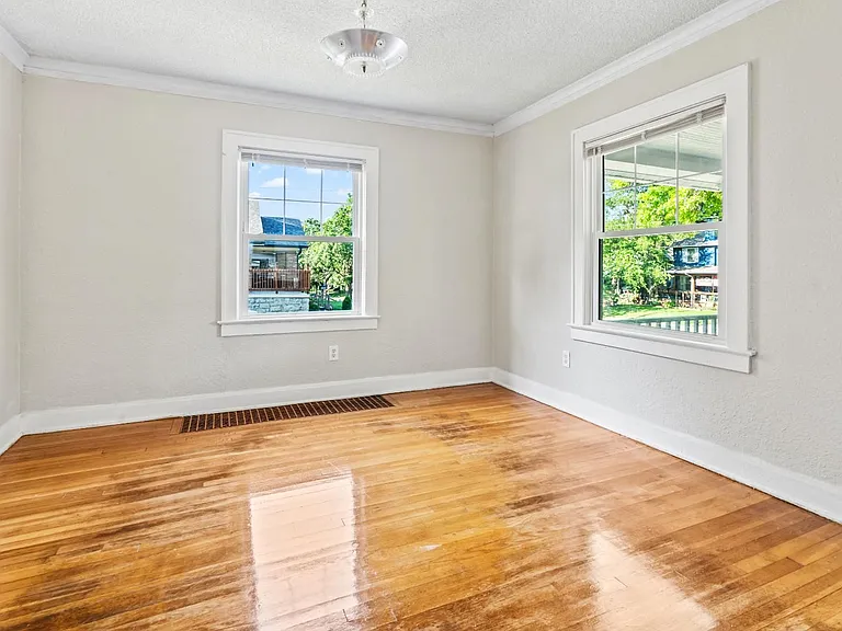 5400 Michigan Ave — Photo 10