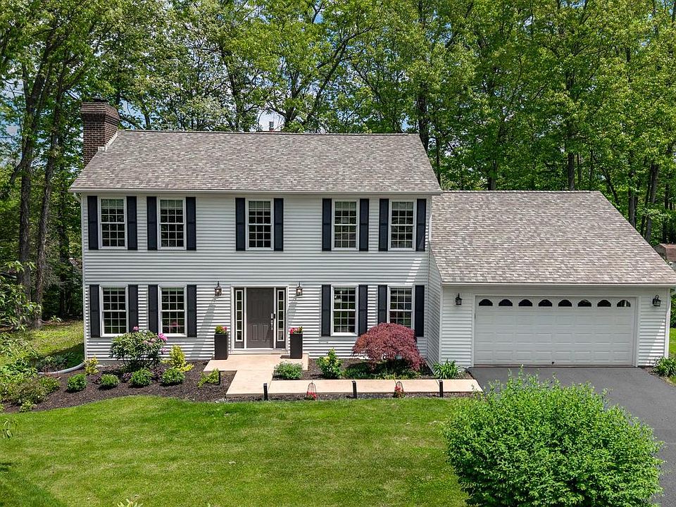1st image of 655 Belmont Cir