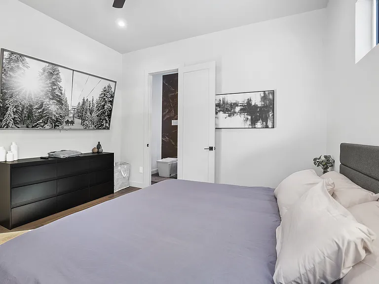 2612 Elwood Ave — Photo 12