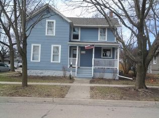 202 Richards St, Geneva, IL 60134