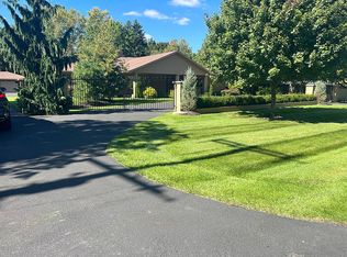 1031 Carpenter Ave NW, Grand Rapids, MI 49504