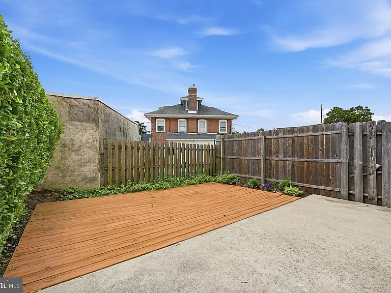 732 W Railroad Ave — Photo 33