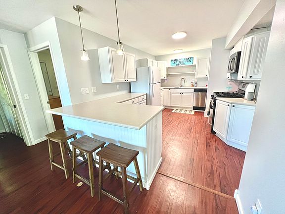 5th image of 3181 N Lakeshore Dr #5