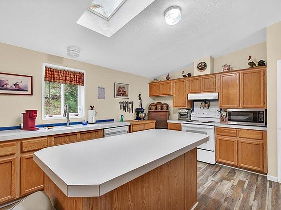 5th image of 483 Wren Ridge Dr