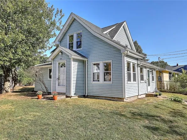 150 Park Dr E, Riverside, RI 02915