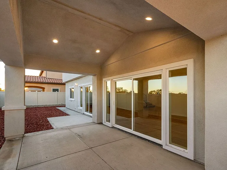 8521 Grove Hill Ct — Photo 16