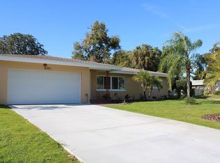 900 Fountainhead Dr, Largo, FL 33770