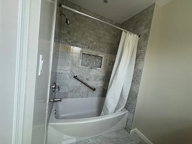 2449 Channel Dr — Photo 4