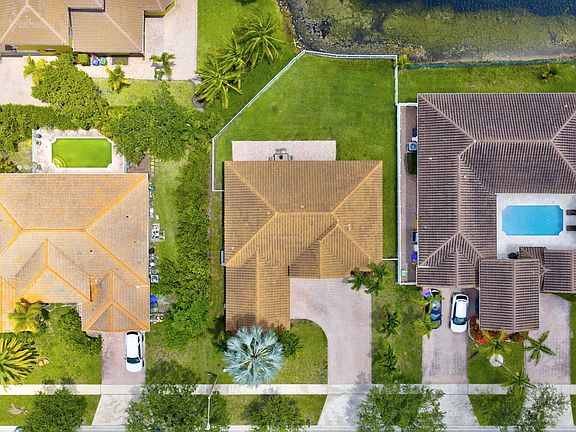 4th image of 16483 NW 12th Street
