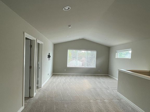 5th image of 10021 1st Pl NE