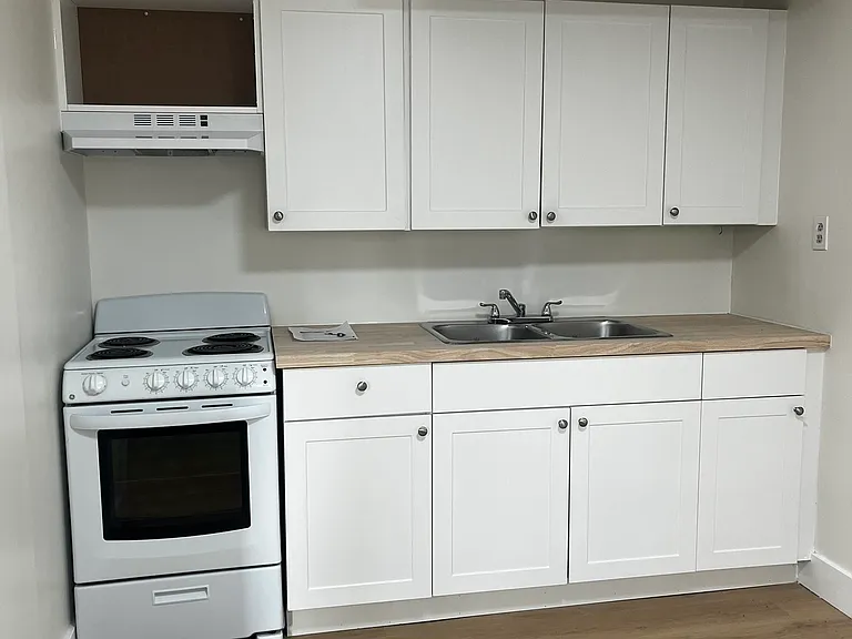 371 Blake St #C — Photo 6