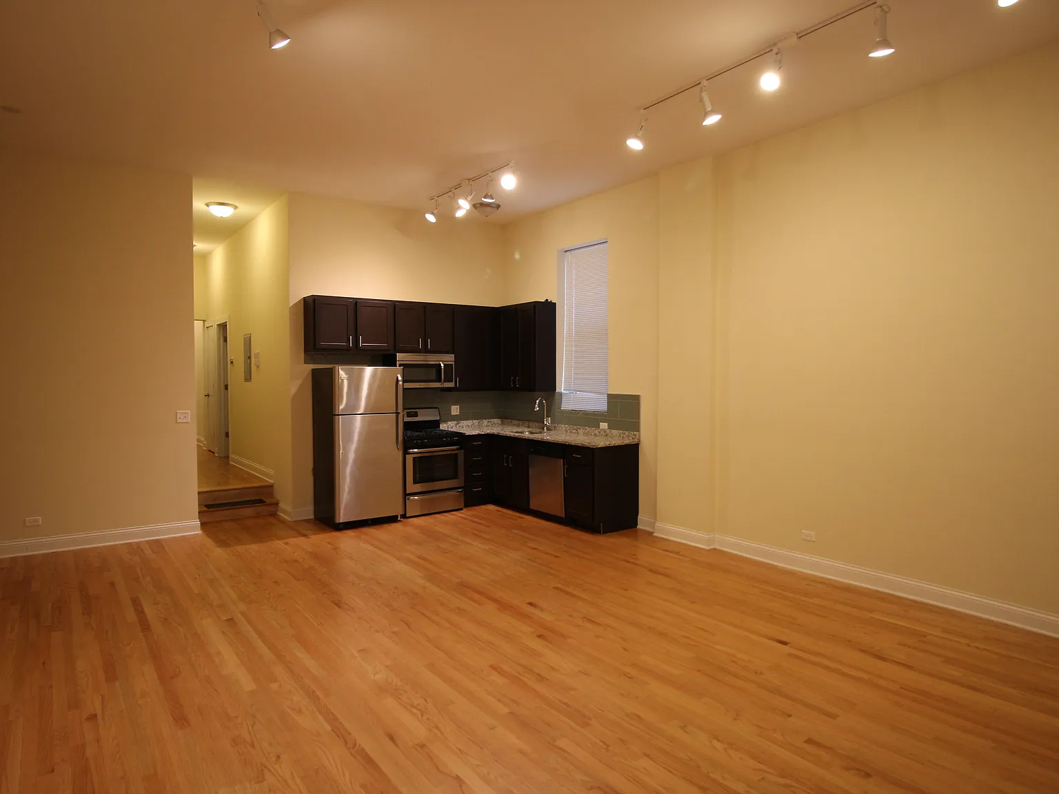 2 bed, $2,400 — Photo 3