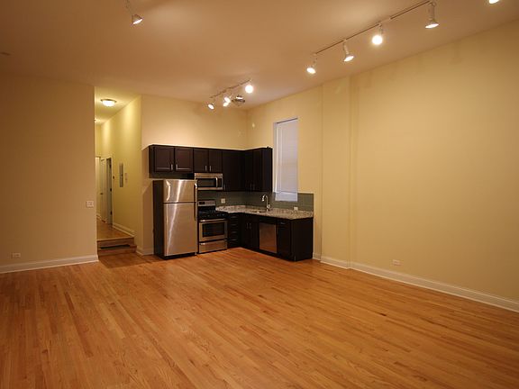 3rd image of 4053 N Leavitt St #2N