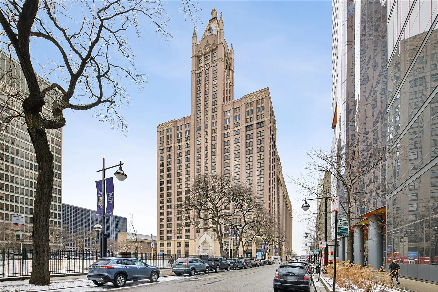 680 N Lake Shore Dr APT 1024 photo 1