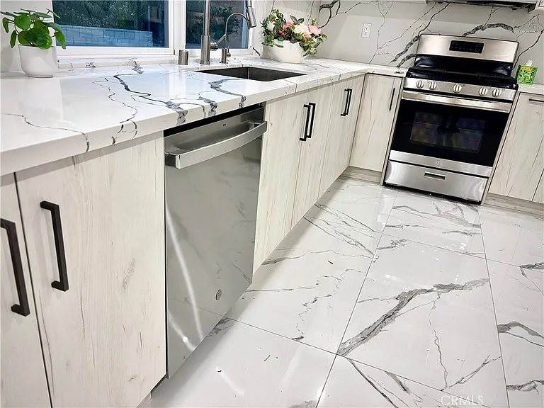 11774 Doral Ave — Photo 41