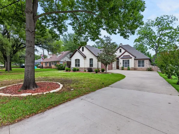 1407 S Houston St, Kaufman, TX 75142